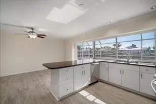 910 Spindle Palm Way, Apollo Beach, FL 33572 - Photo 4