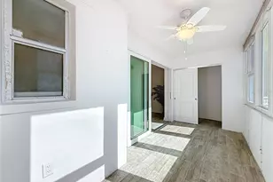 4550 Cove Cir, Saint Petersburg, FL 33708 - Photo 28