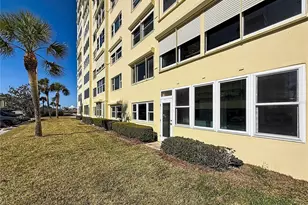 4550 Cove Cir, Saint Petersburg, FL 33708 - Photo 30