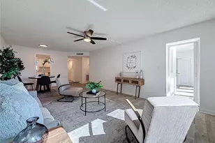 4550 Cove Cir, Saint Petersburg, FL 33708 - Photo 16