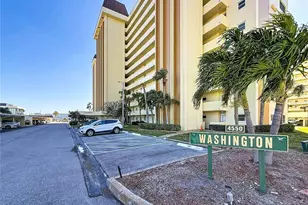 4550 Cove Cir, Saint Petersburg, FL 33708 - Photo 1