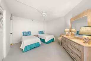 690 Island Way, Clearwater Beach, FL 33767 - Photo 28