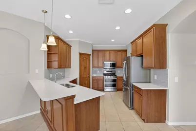 7403 Surrey Wood Lane, Apollo Beach, FL 33572 - Photo 12