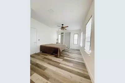 1299 5th Street S, Saint Petersburg, FL 33701 - Photo 4