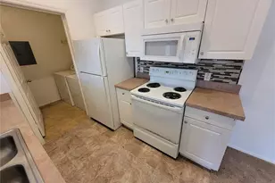 5934 Brickleberry Ln, Zephyrhills, FL 33541 - Photo 10