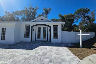 1092 N Florida Ave, Tarpon Springs, FL 34689 - Photo 2