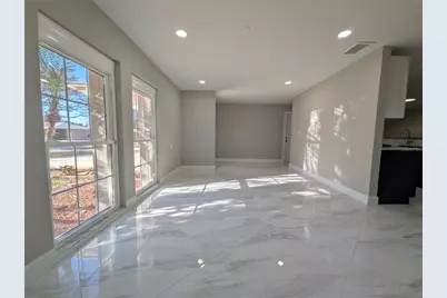 5523 Venetian Boulevard NE, Saint Petersburg, FL 33703 - Photo 2
