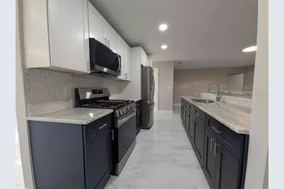 5523 Venetian Boulevard NE, Saint Petersburg, FL 33703 - Photo 8