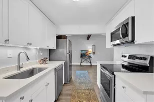 5107 37th St N, Saint Petersburg, FL 33714 - Photo 8