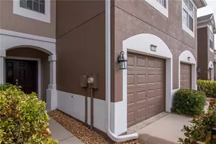 10132 Pink Palmata Ct, Riverview, FL 33578 - Photo 4
