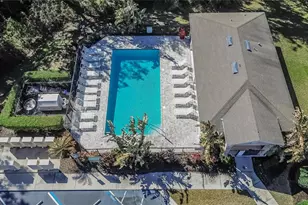 2819 Holly Bluff Ct, Plant City, FL 33566 - Photo 48