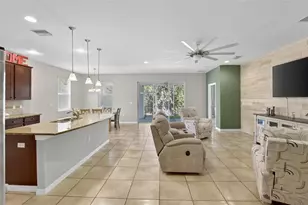 2819 Holly Bluff Ct, Plant City, FL 33566 - Photo 10