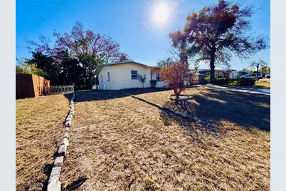 12 Lake Shore Drive, Palm Harbor, FL 34684 - Photo 2