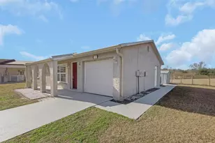 8327 Jacqueline Ct, Zephyrhills, FL 33541 - Photo 18