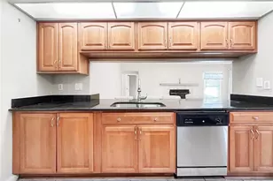 4518 Oak River Cir, Valrico, FL 33596 - Photo 12