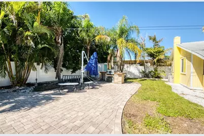 13136 4th Street E, Madeira Beach, FL 33708 - Photo 28