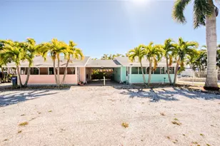 13136 4th St E, Madeira Beach, FL 33708 - Photo 4