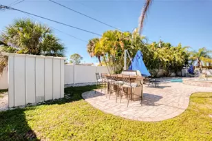 13136 4th St E, Madeira Beach, FL 33708 - Photo 24