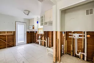 13136 4th St E, Madeira Beach, FL 33708 - Photo 32