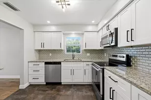 1706 Belleair Forest Dr, Belleair, FL 33756 - Photo 2