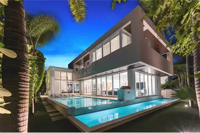 4433 N Bay Road, Miami Beach, FL 33140 - Photo 1