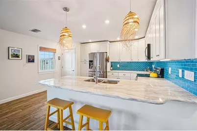 4822 Coquina Key Drive SE #B, Saint Petersburg, FL 33705 - Photo 12