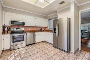 3819 W Horatio St, Tampa, FL 33609 - Photo 10