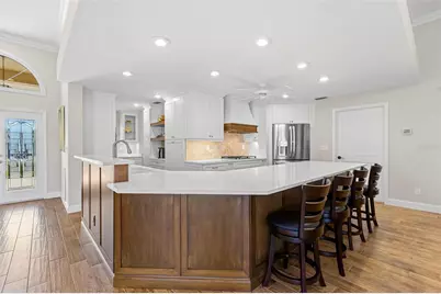 2035 Hawaii Avenue NE, Saint Petersburg, FL 33703 - Photo 12