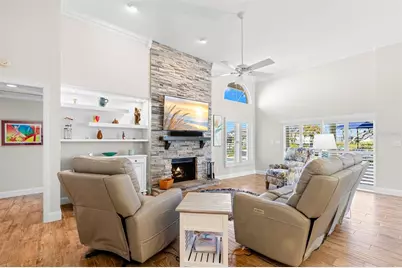 2035 Hawaii Avenue NE, Saint Petersburg, FL 33703 - Photo 22
