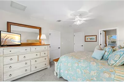 2035 Hawaii Avenue NE, Saint Petersburg, FL 33703 - Photo 40