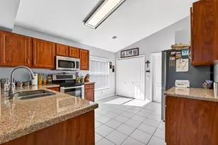 3320 Manor Cove Cir, Riverview, FL 33578 - Photo 6