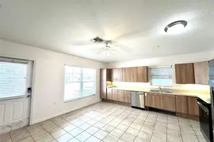 1121 Dr Martin Luther King Jr Street S, Saint Petersburg, FL 33705 - Photo 4