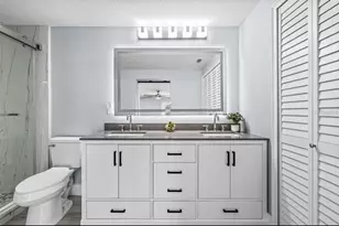 817 W Bougainvillea Ave, Tampa, FL 33612 - Photo 8