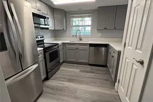 8825 Bay Pointe Dr, Tampa, FL 33615 - Photo 2