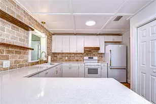 2524 Victarra Cir, Lutz, FL 33559 - Photo 10