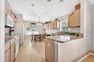 9324 Hidden Water Cir, Riverview, FL 33578 - Photo 10