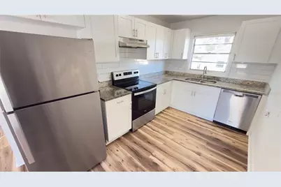 5625 5th Street, Zephyrhills, FL 33542 - Photo 16