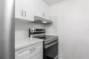 11025 2nd St E, Treasure Island, FL 33706 - Photo 18