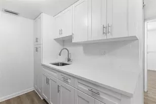 11025 2nd St E, Treasure Island, FL 33706 - Photo 16