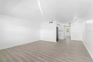 11025 2nd St E, Treasure Island, FL 33706 - Photo 8