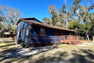 18812 Carr Dr, Lutz, FL 33559 - Photo 2