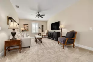 11418 Crowned Sparrow Ln, Tampa, FL 33626 - Photo 12