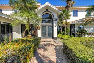 583 Crystal Dr, Madeira Beach, FL 33708 - Photo 2