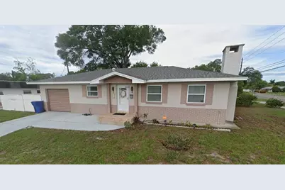 250 SW Jefferson Circle N, Saint Petersburg, FL 33703 - Photo 1