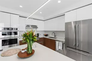 400 Central Ave, Saint Petersburg, FL 33701 - Photo 8