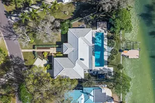 101 Shore Dr, Dunedin, FL 34698 - Photo 1