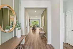 2456 Stratten Dr, Zephyrhills, FL 33541 - Photo 2