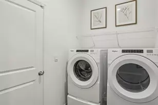 2456 Stratten Dr, Zephyrhills, FL 33541 - Photo 24