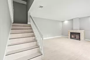 15407 W Pond Woods Dr, Tampa, FL 33618 - Photo 4