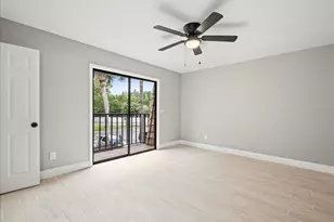 15407 W Pond Woods Dr, Tampa, FL 33618 - Photo 28